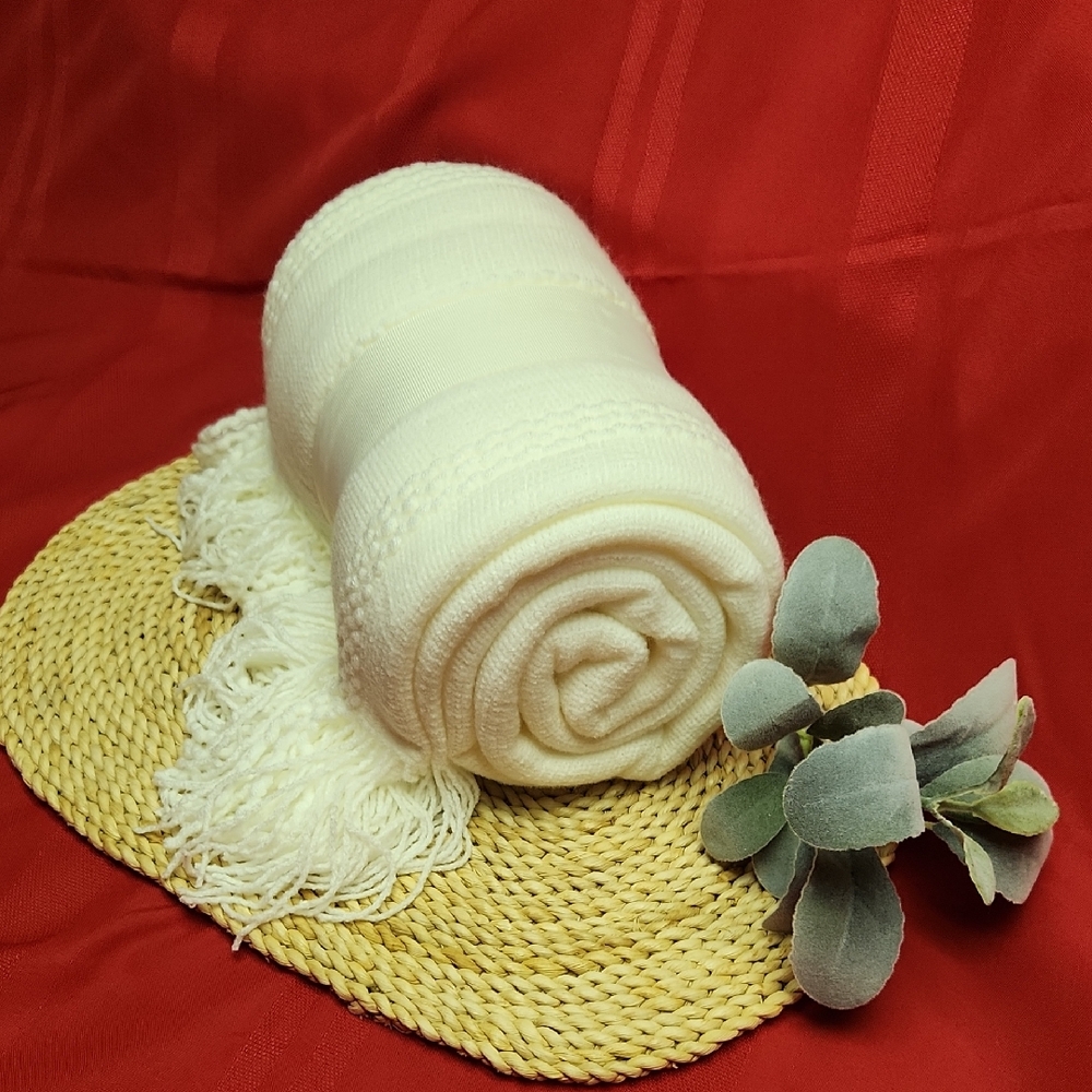 Cozy Cream Knit Blanket